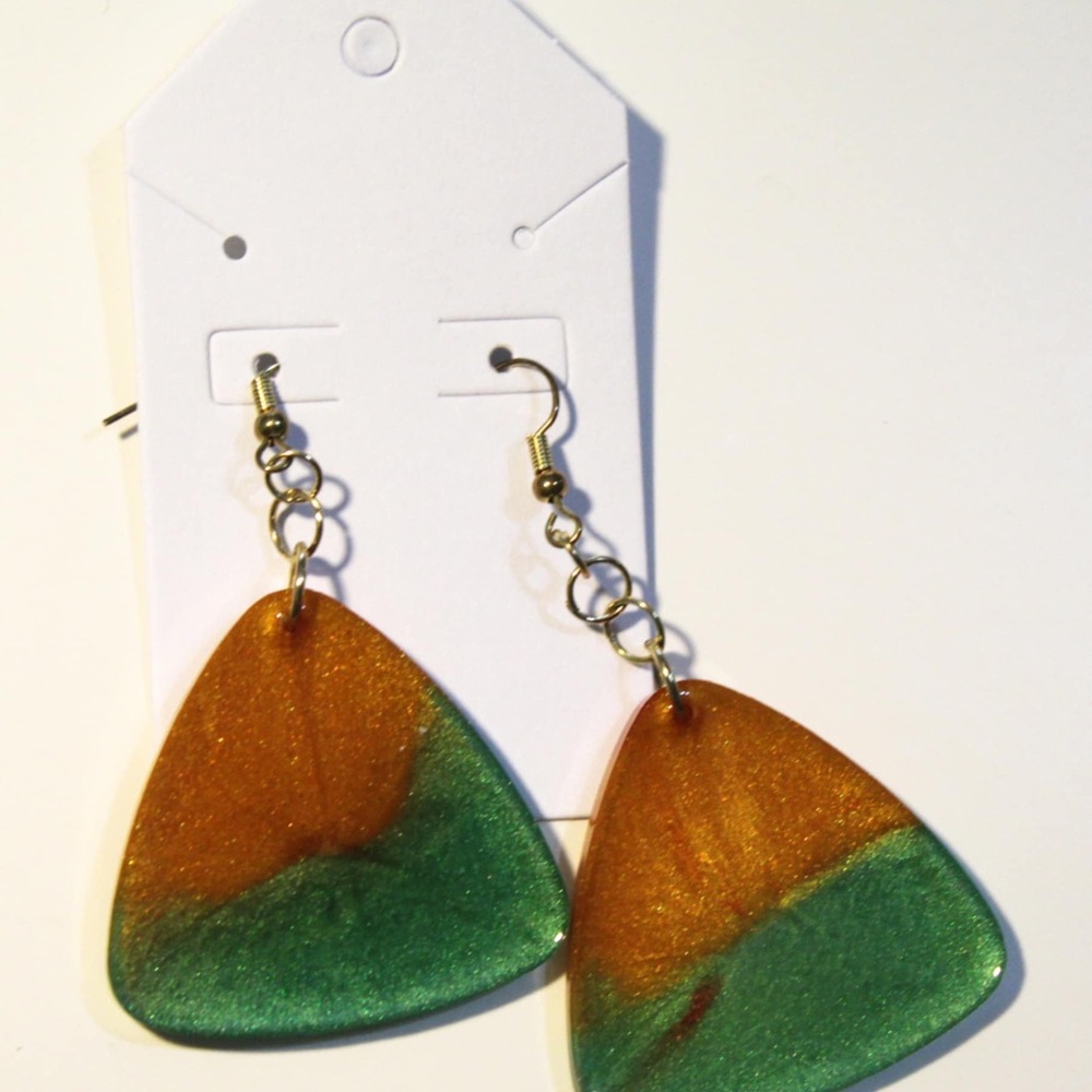 Elegant Green and Gold Dangle Earrings